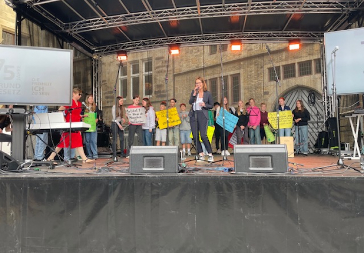75 Jahre Grundgesetz - Feier auf dem Marktplatz